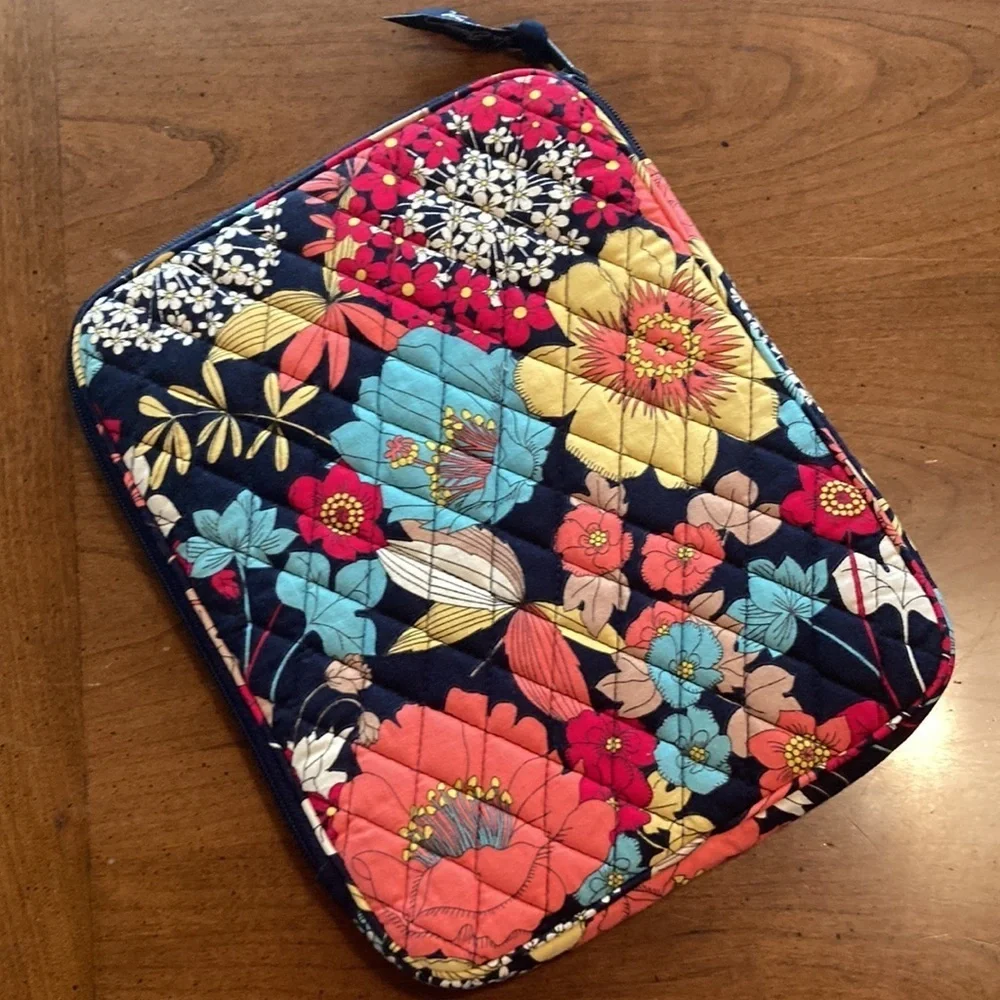 VERA BRADLEY Tablet Case - 10” x 8”